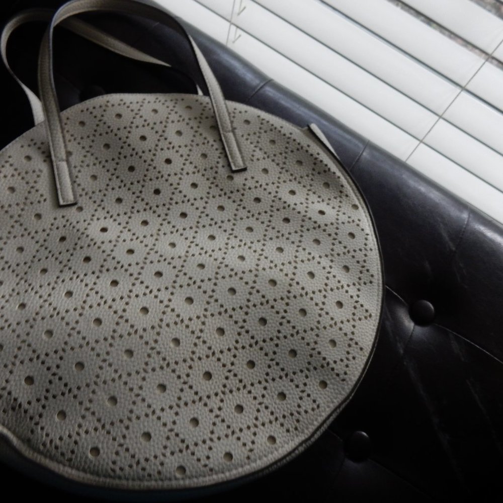 Unique Round Cream Color Purse Carlos Santana NWT
